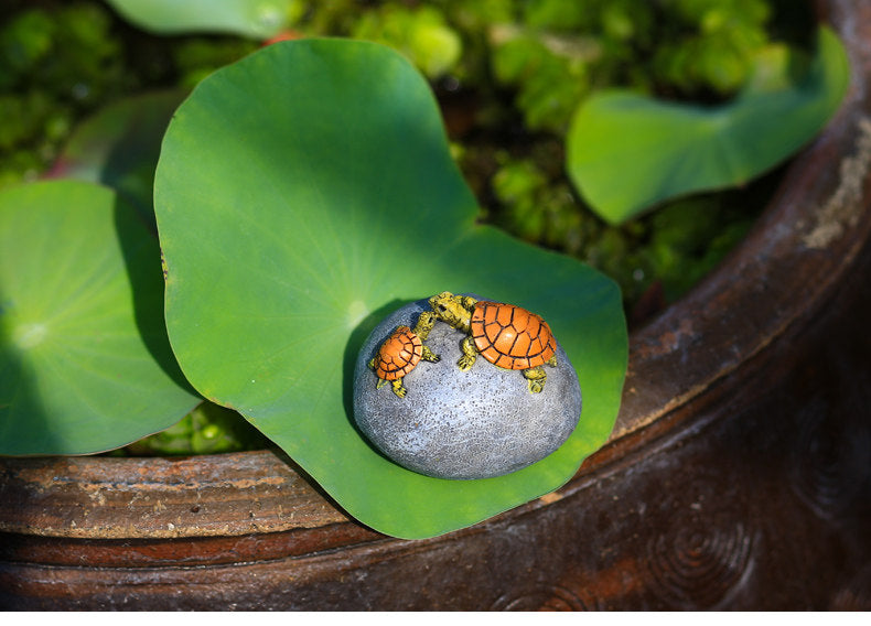 Mini Turtle on Rock Figurine – Resin Micro Landscape Decor for Desk, Shelf & Plant Displays