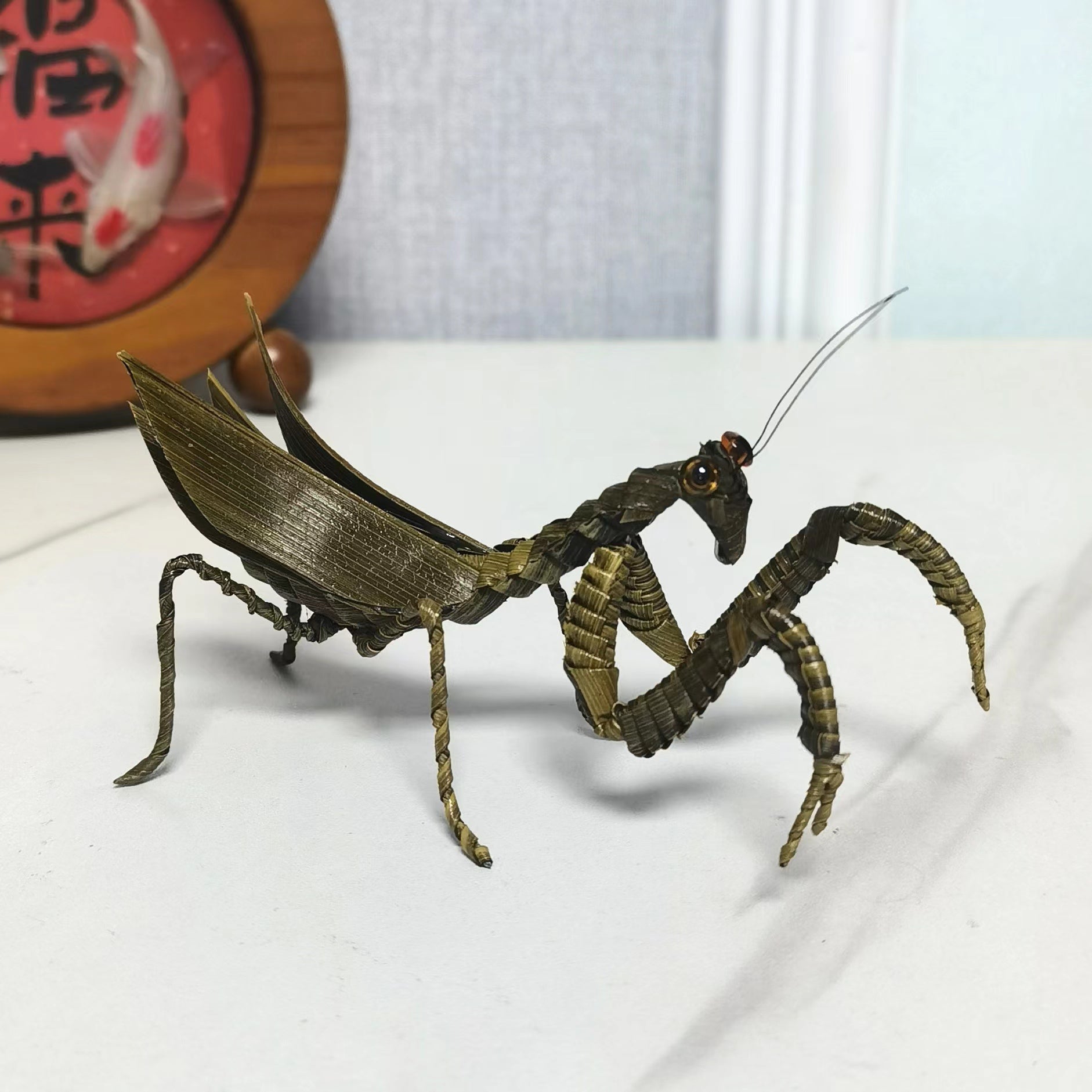 Handwoven Straw Praying Mantis – Traditional Chinese Folk Craft