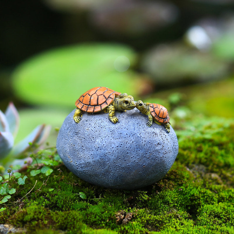 Mini Turtle on Rock Figurine – Resin Micro Landscape Decor for Desk, Shelf & Plant Displays