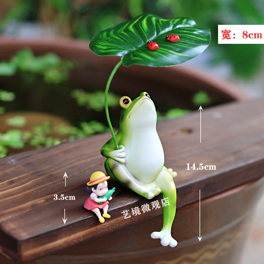 Mini Frog Figurine with Leaf Umbrella – Micro Landscape Garden Decor