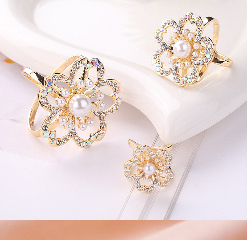 Vintage Pearl Flower Scarf Clip – Rhinestone Floral Brooch for Scarves & Shawls (Small / Large)