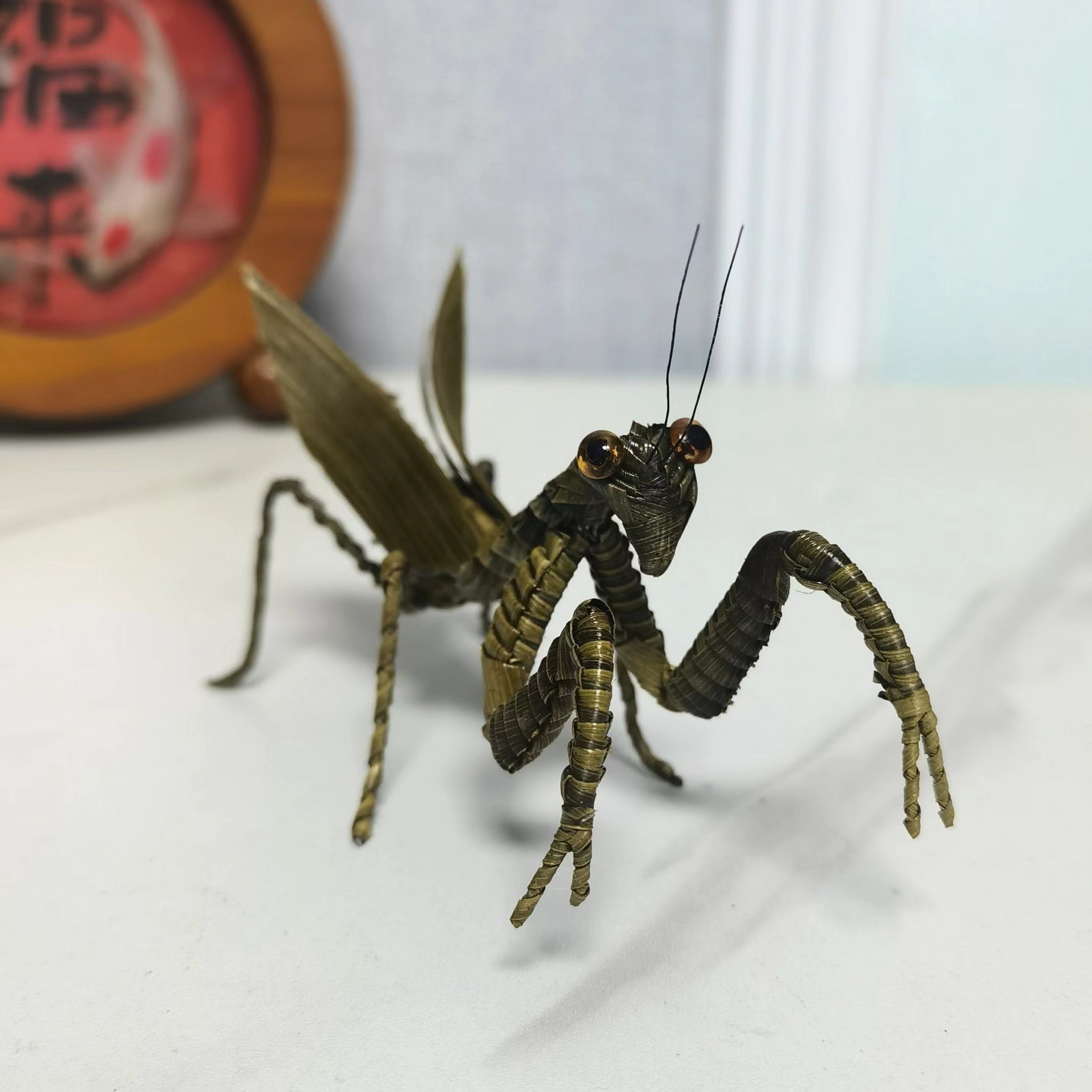 Handwoven Straw Praying Mantis – Traditional Chinese Folk Craft