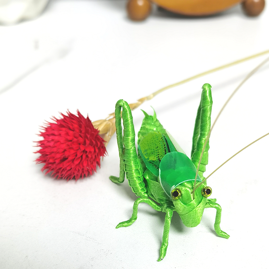 Handwoven Palm Leaf Cricket (Katydid) – Traditional Folk Insect Art, Nature-Inspired Handmade Decor