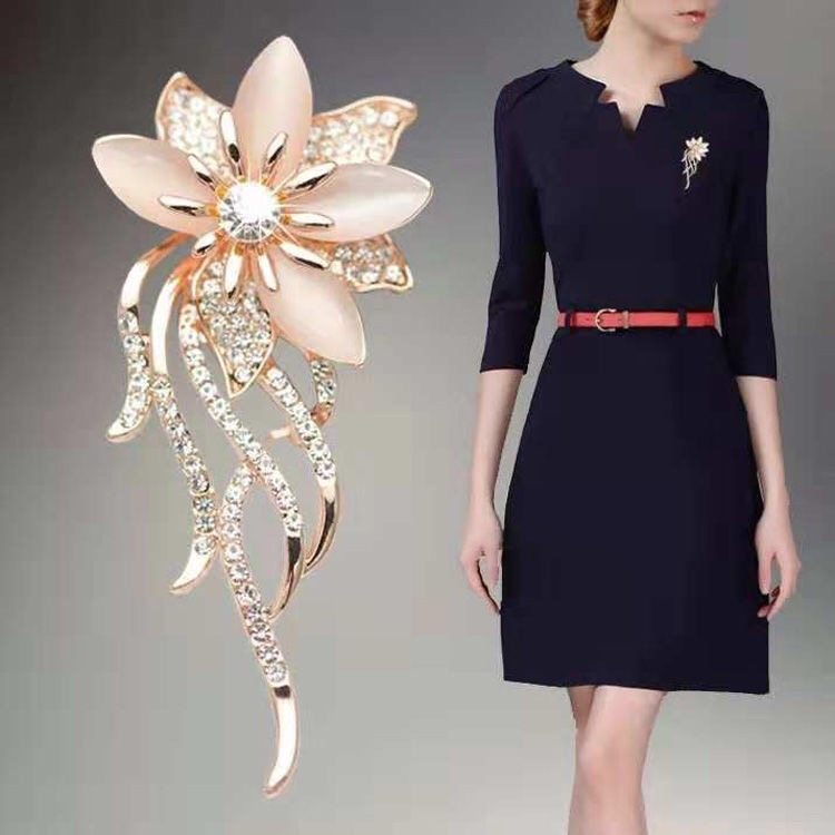 Elegant Vintage Brooch Collection – Multiple Styles for Coats, Blazers & Dresses
