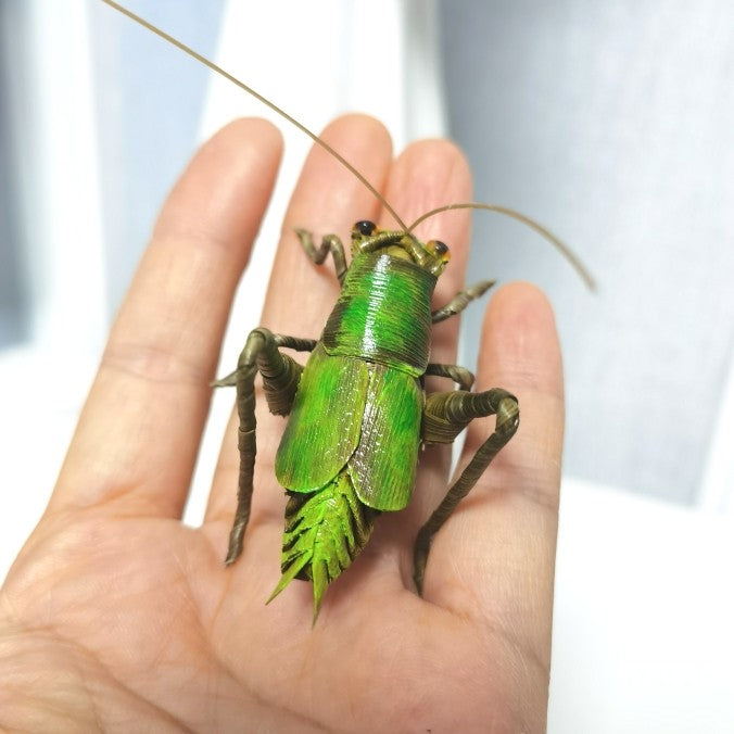 Handwoven Palm Leaf Cricket (Katydid) – Traditional Folk Insect Art, Nature-Inspired Handmade Decor