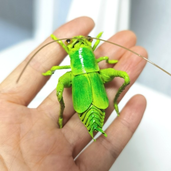 Handwoven Palm Leaf Cricket (Katydid) – Traditional Folk Insect Art, Nature-Inspired Handmade Decor