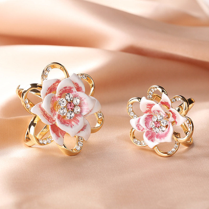 Vintage Floral Rhinestone Brooch / Scarf Clip