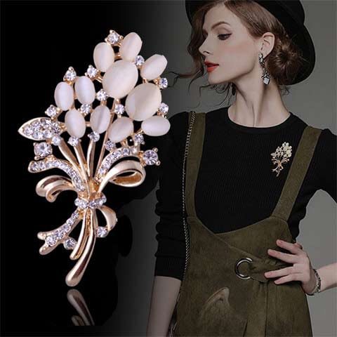 Elegant Vintage Brooch Collection – Multiple Styles for Coats, Blazers & Dresses