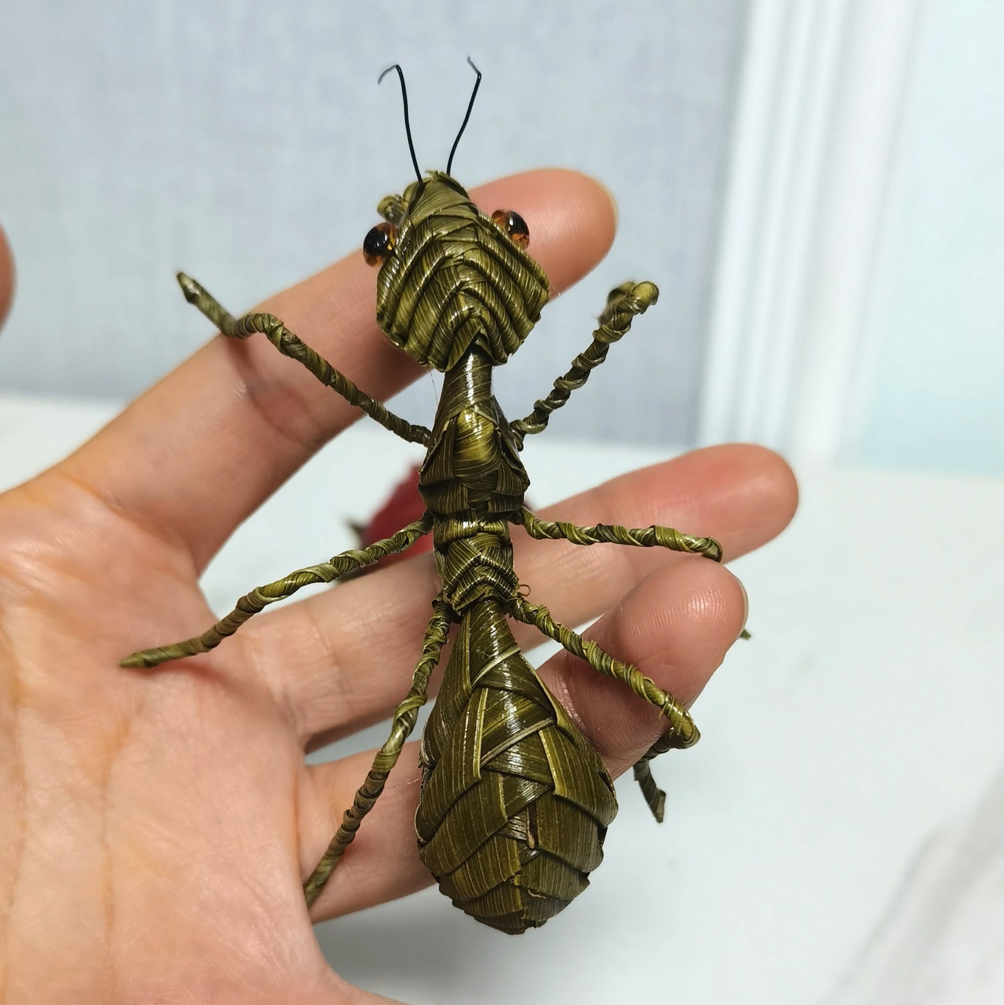 Handwoven Straw Ant – Traditional Chinese Folk Craft