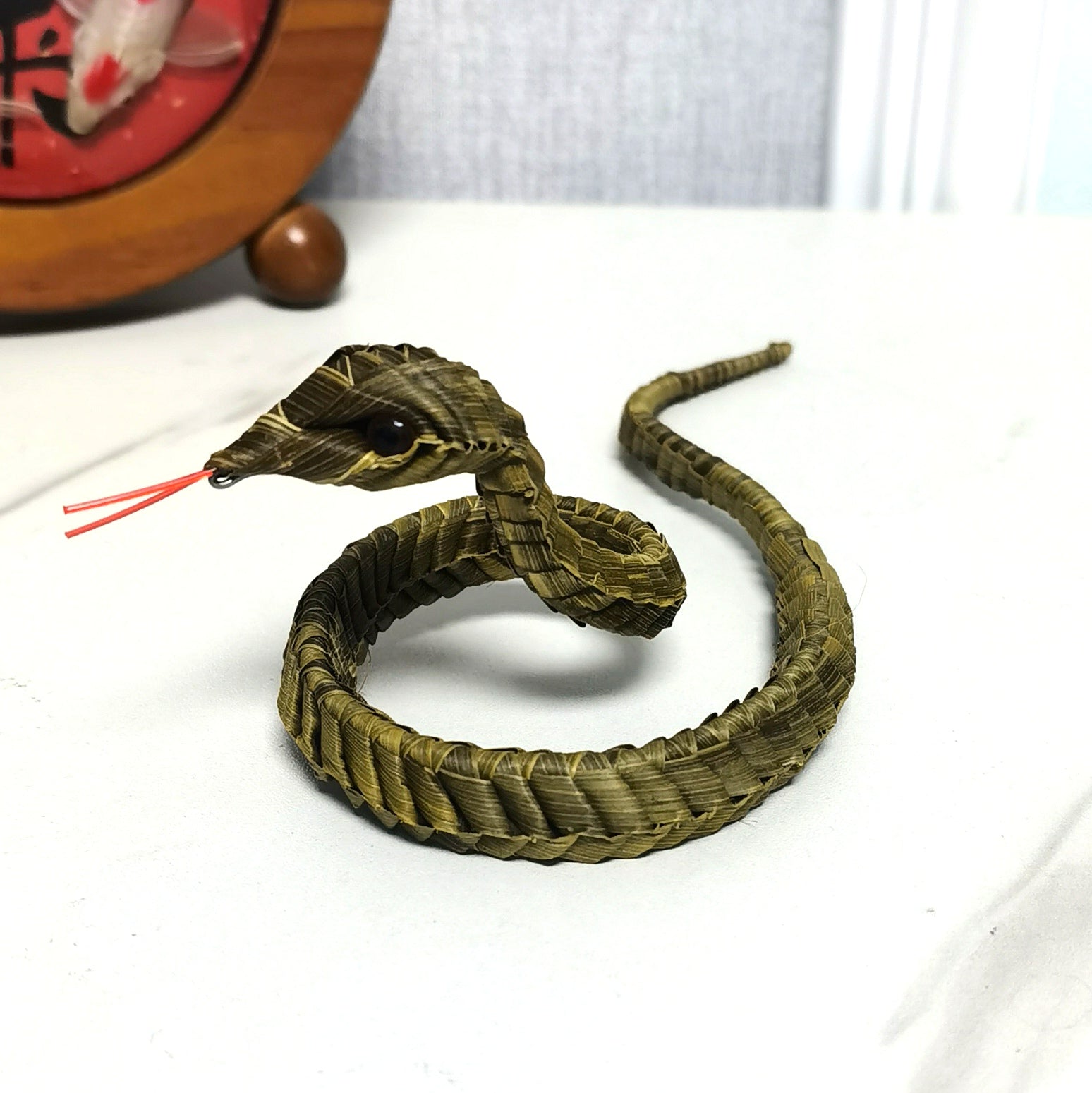 Handwoven Straw Snake – Traditional Chinese Palm Leaf Folk Craft