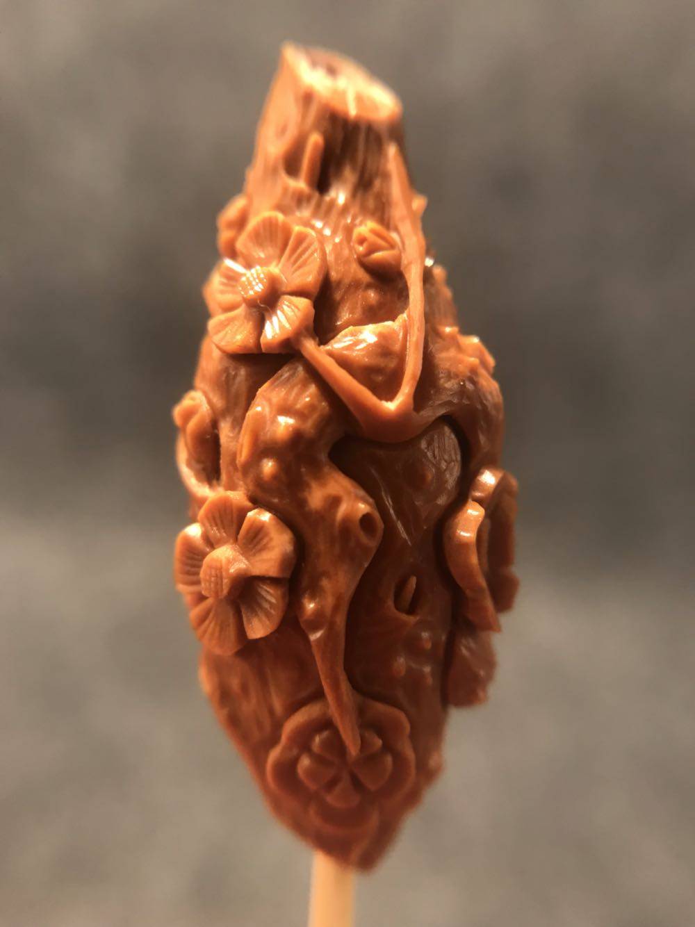 🐉 Hand-Carved Dragon Nut Sculpture – Miniature Micro Carving
