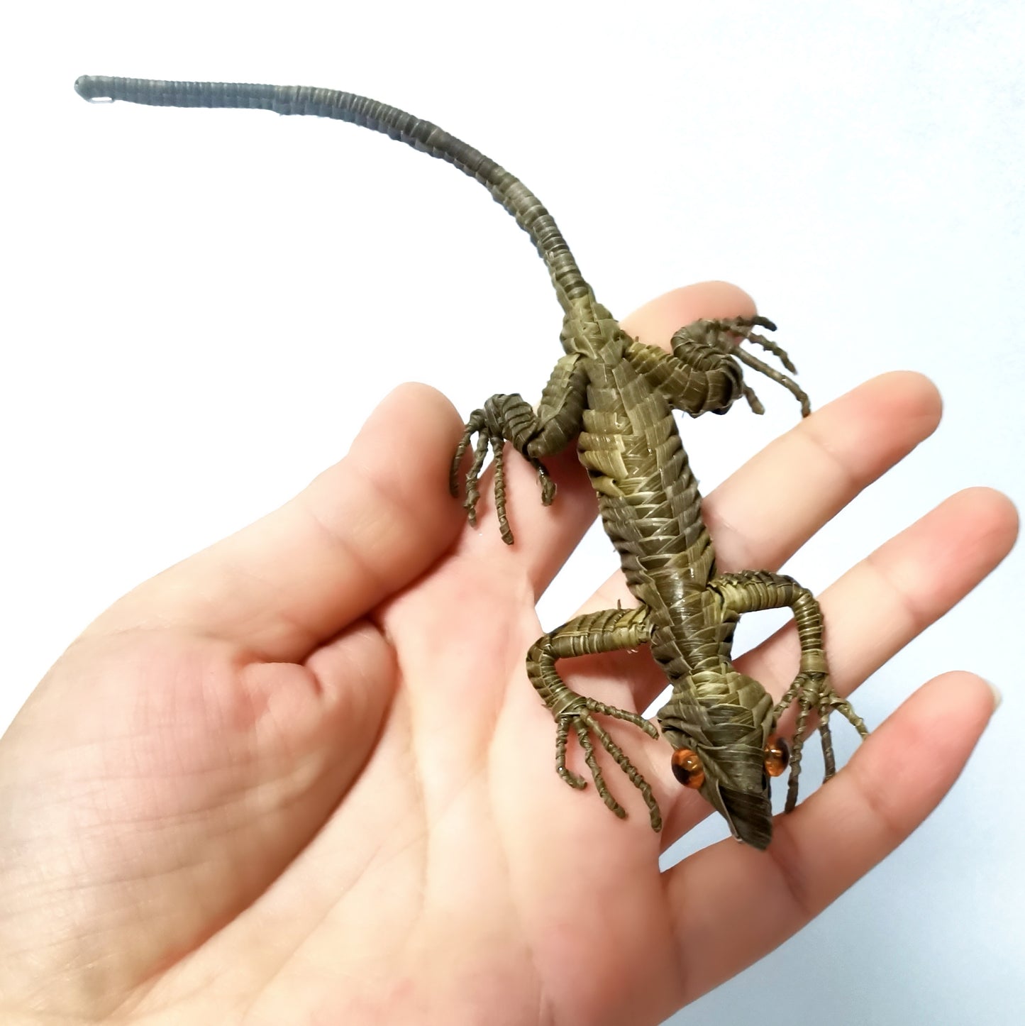 Handwoven Straw Lizard – Traditional Chinese Folk Craft