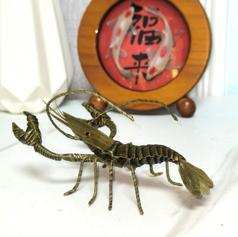 Handwoven Straw Crayfish – Traditional Chinese Palm Leaf Folk Craft