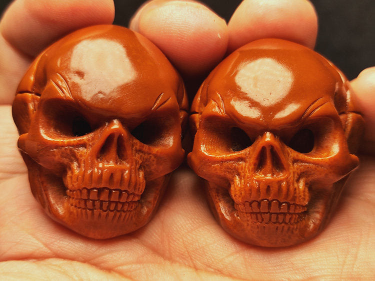 💀 Hand-Carved Skull Nut Sculpture – Miniature Micro Carving