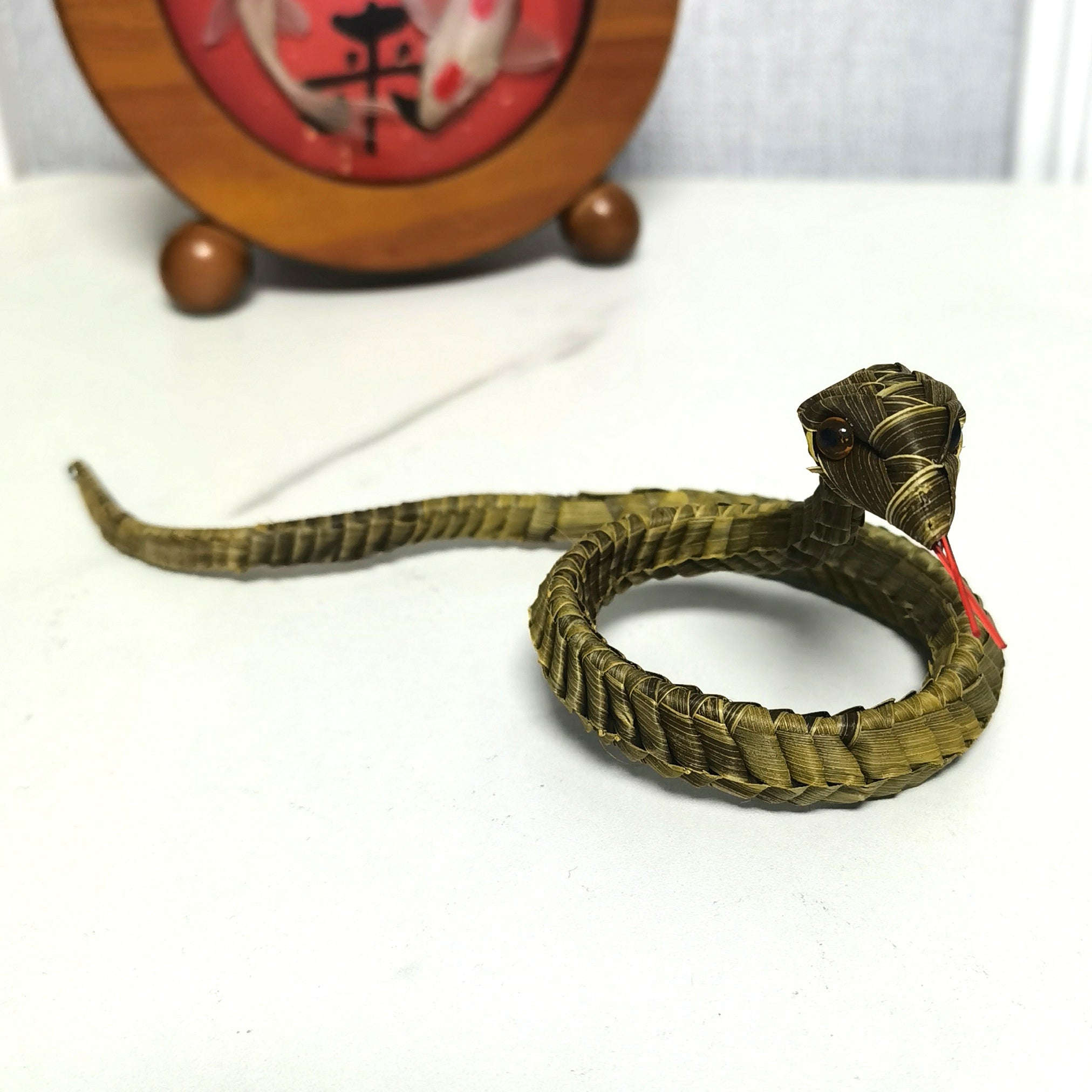 Handwoven Straw Snake – Traditional Chinese Palm Leaf Folk Craft