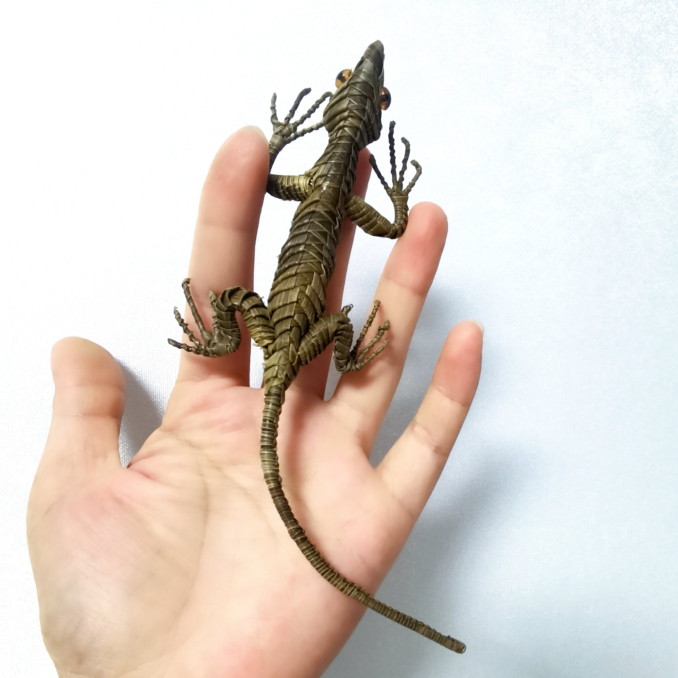 Handwoven Straw Lizard – Traditional Chinese Folk Craft