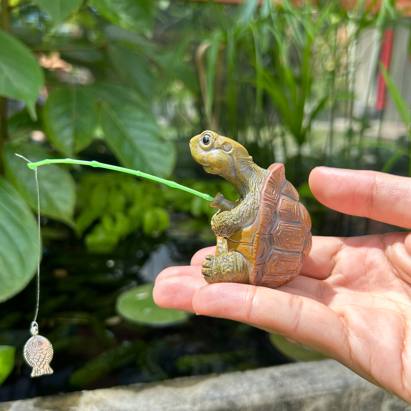 Mini Fishing Turtle – Terrarium & Fairy Garden Figurine 🐢🎣 | Free Shipping