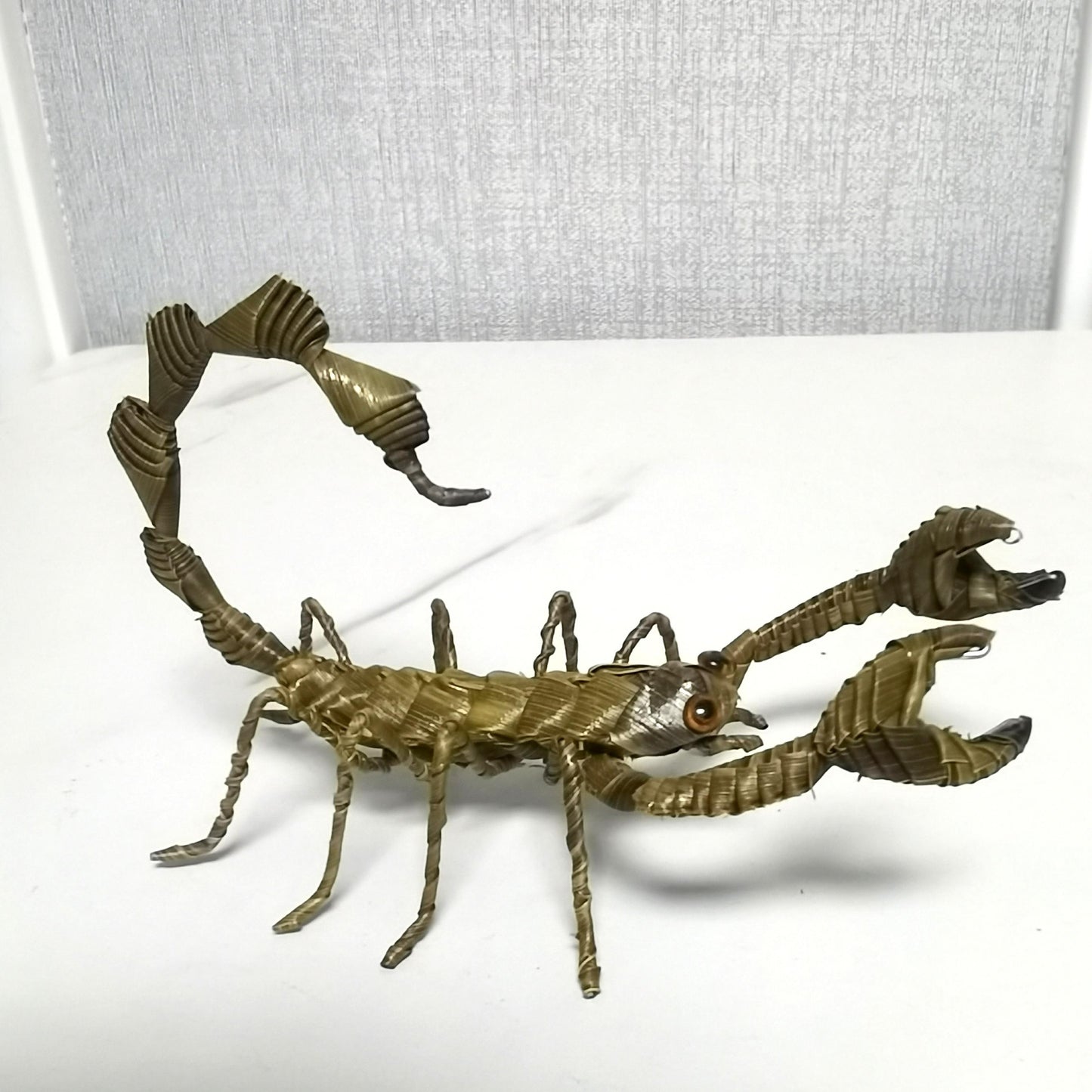 Handwoven Straw Scorpion – Traditional Chinese Folk Craft