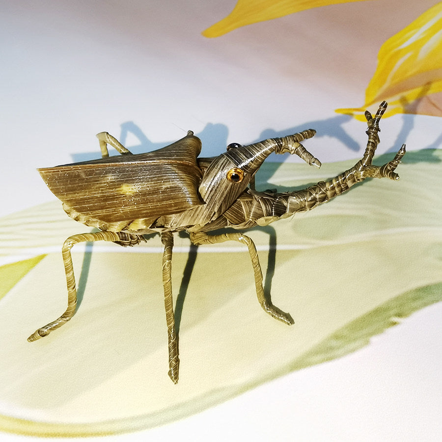 Handwoven Palm Leaf Rhinoceros Beetle – Traditional Folk Insect Art, Nature-Inspired Decor