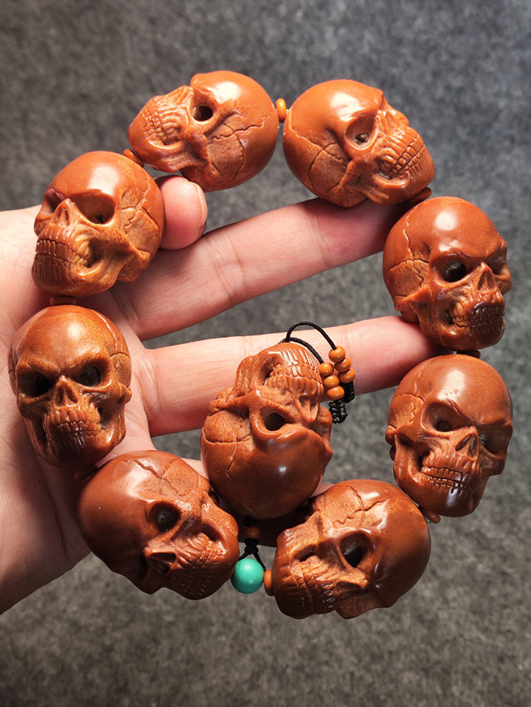 💀 Hand-Carved Skull Nut Sculpture – Miniature Micro Carving