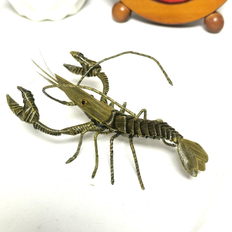Handwoven Straw Crayfish – Traditional Chinese Palm Leaf Folk Craft