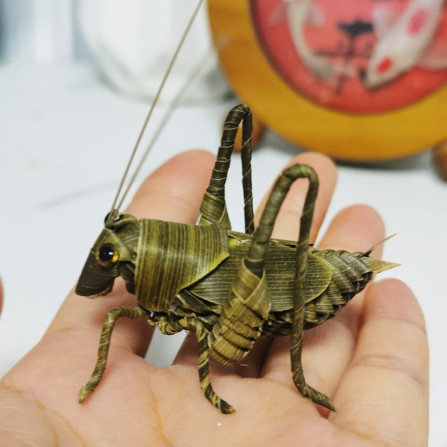 Handwoven Palm Leaf Cricket (Katydid) – Traditional Folk Insect Art, Nature-Inspired Handmade Decor