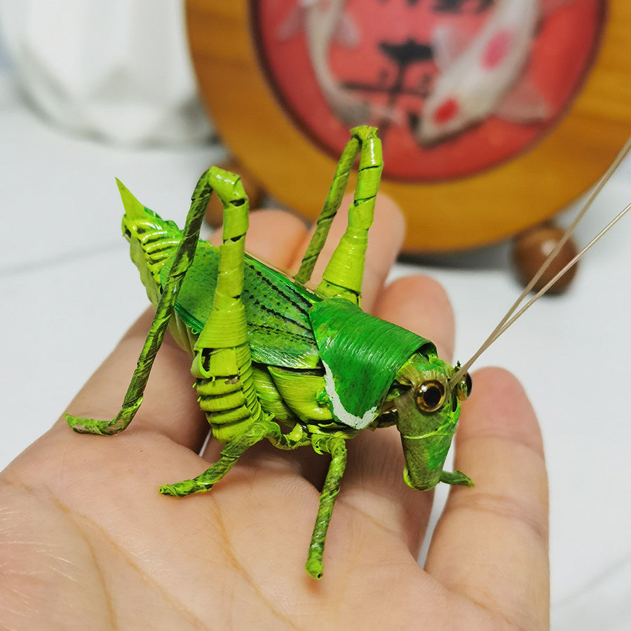 Handwoven Palm Leaf Cricket (Katydid) – Traditional Folk Insect Art, Nature-Inspired Handmade Decor