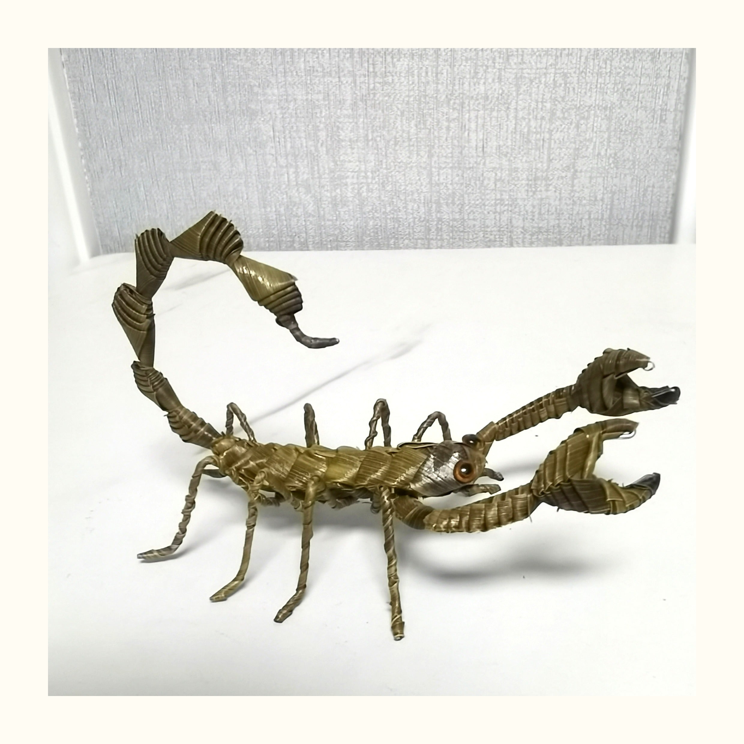 Handwoven Straw Scorpion – Traditional Chinese Folk Craft