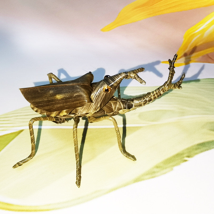 Handwoven Palm Leaf Rhinoceros Beetle – Traditional Folk Insect Art, Nature-Inspired Decor