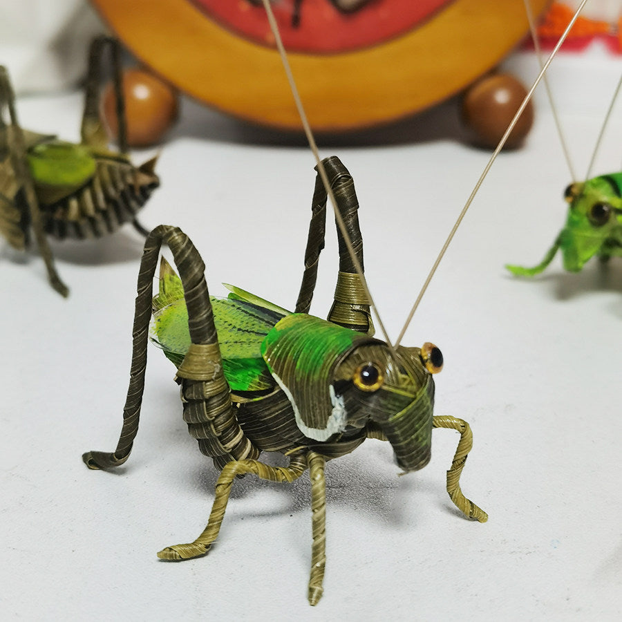 Handwoven Palm Leaf Cricket (Katydid) – Traditional Folk Insect Art, Nature-Inspired Handmade Decor